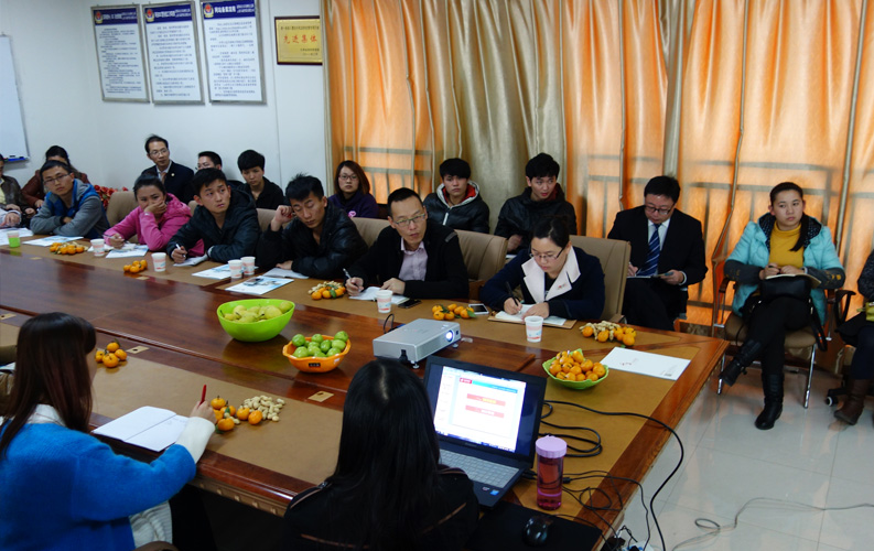 永利欢乐娱人城第四届客户沙龙及网络营销分享会于2013年10月23日举行，30余家客户参加了本次沙龙和讲座，并给予高度赞许和认可。事实证明，永利欢乐娱人城在不断强化产品和服务品质的同时，永利欢乐娱人城还持续不断加强对客户网站运营和营销推广上的支持。选择永利欢乐娱人城，就是选择了一条通往新媒体营销和电子商务的捷径。