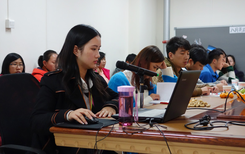 昆明永利欢乐娱人城网络公司从2013年开始筹备新媒体营销公益讲座和老客户网络营销沙龙，永利欢乐娱人城邀请了国内网络营销和移动互联网营销专家亲临公司，为保证培训质量和沟通效果，永利欢乐娱人城每次只邀请20-30家老客户参加（全免费），永利欢乐娱人城将秉承全公益、全免费、不推销任何产品和服务、只讲干货等原则，为新老客户创造更多价值。