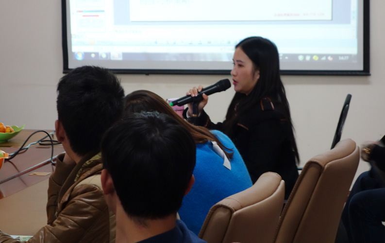 昆明永利欢乐娱人城网络公司从2013年开始筹备新媒体营销公益讲座和老客户网络营销沙龙，永利欢乐娱人城邀请了国内网络营销和移动互联网营销专家亲临公司，为保证培训质量和沟通效果，永利欢乐娱人城每次只邀请20-30家老客户参加（全免费），永利欢乐娱人城将秉承全公益、全免费、不推销任何产品和服务、只讲干货等原则，为新老客户创造更多价值。